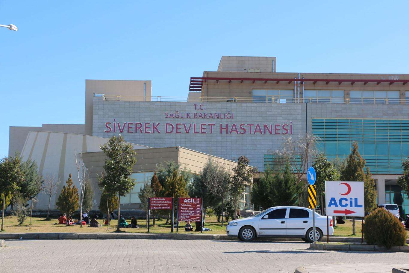 Doktora hakaret ettikleri gerekçesiyle baba ve oğluna hapis cezası verildi Doktora hakaret ettikleri gerekçesiyle baba ve oğluna hapis cezası verildi